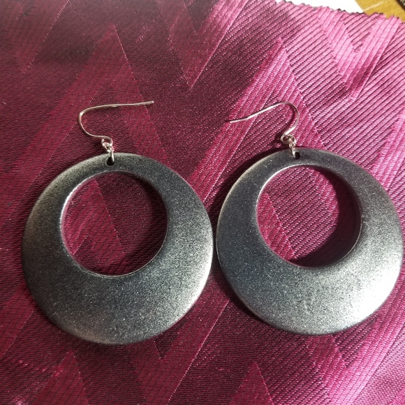 Jewelry - Hoop disc earrings dark silver tone hook earwires